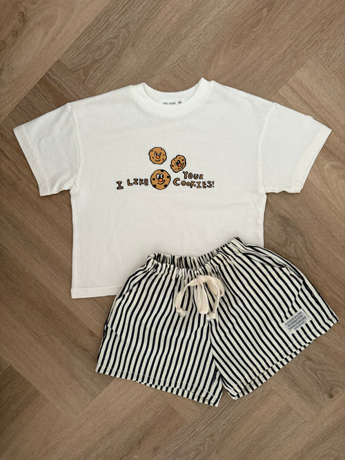 Baggy stripe shorts